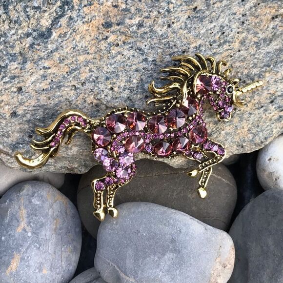 Crystal Unicorn Brooch - Picture 2 of 6